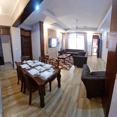 The Festival Fully Furnished Apartments Момбаса Экстерьер фото