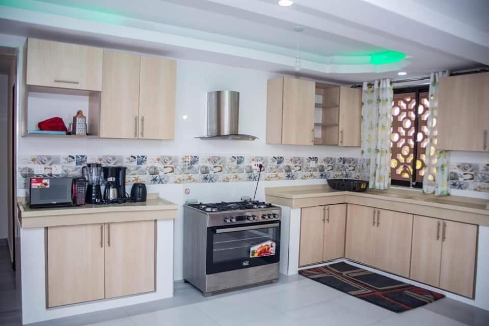The Festival Fully Furnished Apartments Момбаса Экстерьер фото