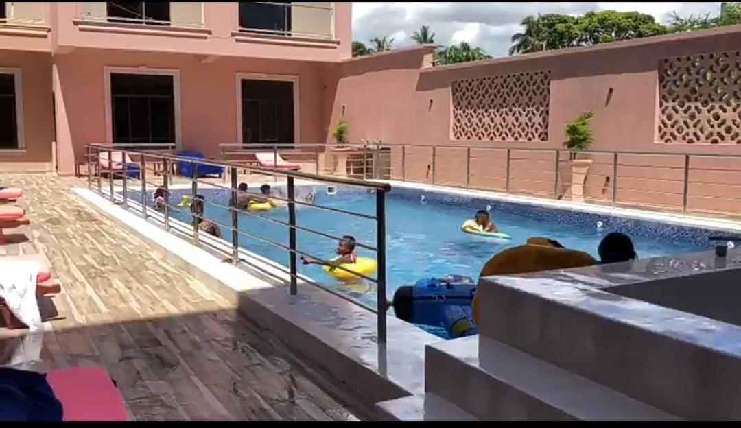 The Festival Fully Furnished Apartments Момбаса Экстерьер фото