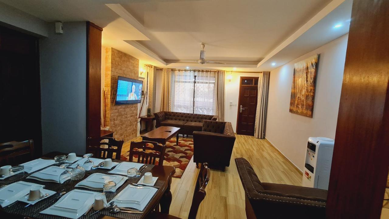The Festival Fully Furnished Apartments Момбаса Экстерьер фото